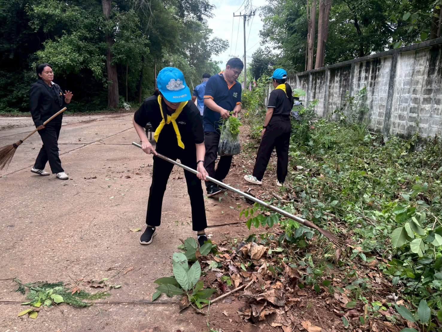 title - จัดกิจกรรมจิตอาสาบำเพ็ญสาธารณประโยชน์และบำเพ็ญสาธารณกุศลเฉลิมพระเกียรติเนื่องในโอกาสพระราชพิธีมหามงคลพระชนมพรรษา 4 รอบ